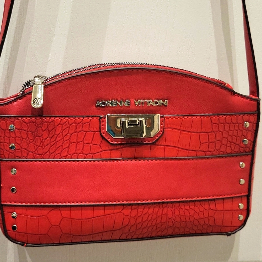 NWT ADRIENNE VITTADINI Veneto Croco crossbody purse
